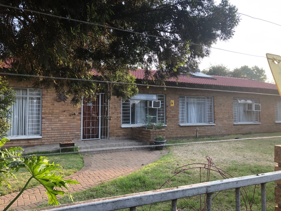 4 Bedroom Property for Sale in Vaalpark Free State